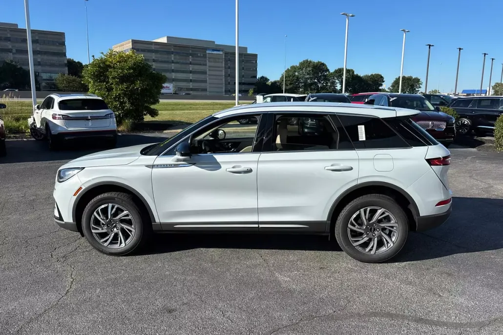 2025 Lincoln Corsair Premiere photo 1