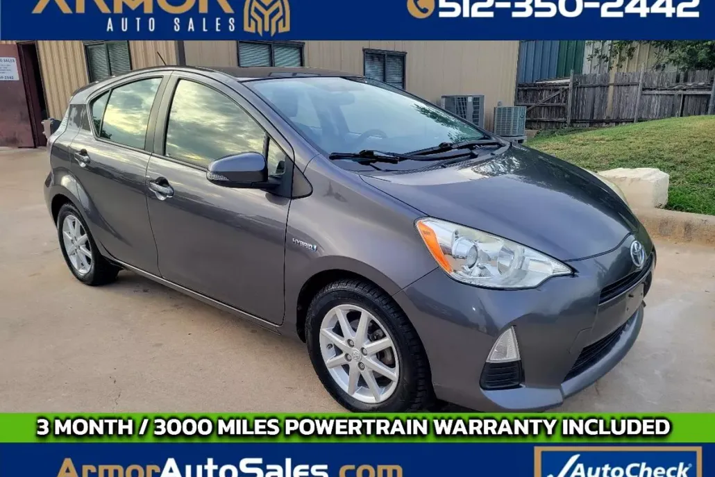 2014 Toyota Prius C One photo 1