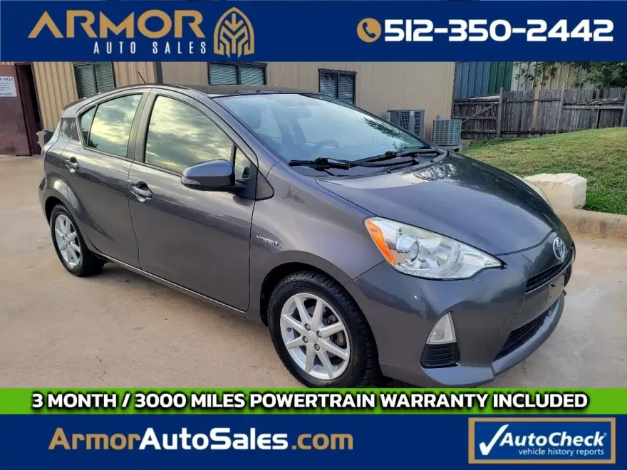 2014 Toyota Prius C One photo 1