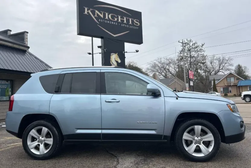 2014 Jeep Compass Latitude photo 1