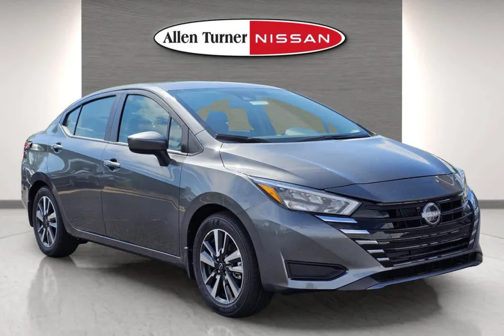 2025 Nissan Versa SV photo 1