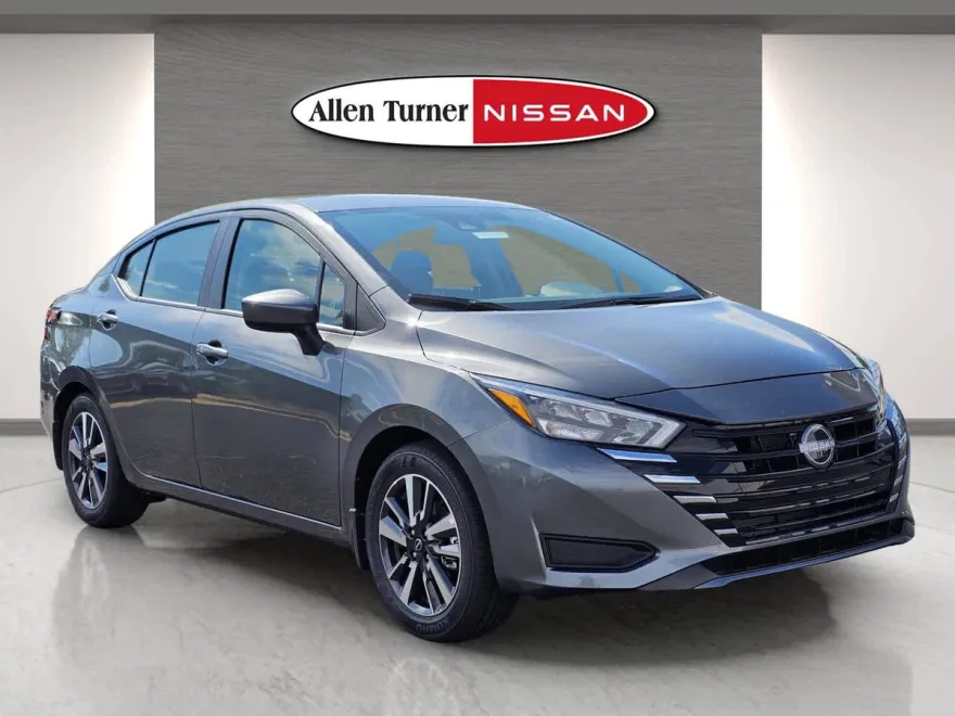 2025 Nissan Versa SV photo 1