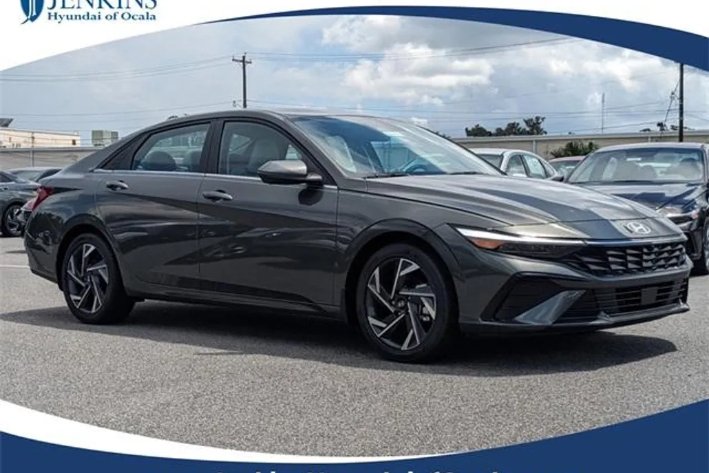 2025 Hyundai Elantra Limited photo 1