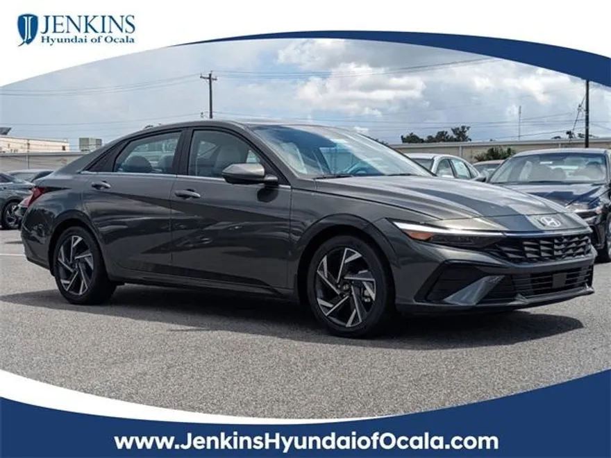 2025 Hyundai Elantra Limited photo 1