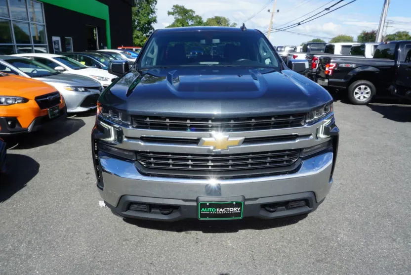 2021 Chevrolet Silverado 1500 LT photo 1