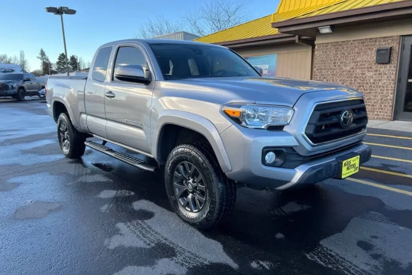 2020 Toyota Tacoma SR5 photo 1