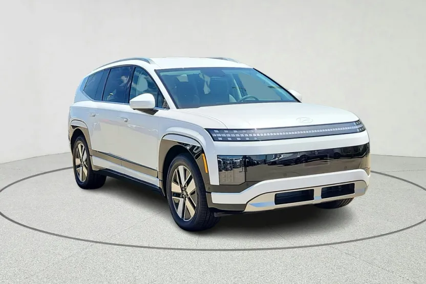 2026 Hyundai Ioniq SEL photo 1