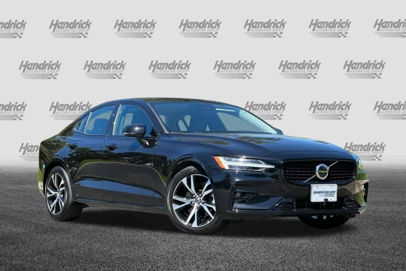 2025 Volvo S60 Core photo 1