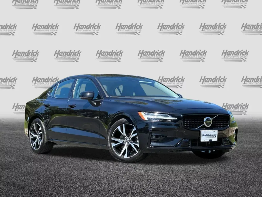 2025 Volvo S60 Core photo 1
