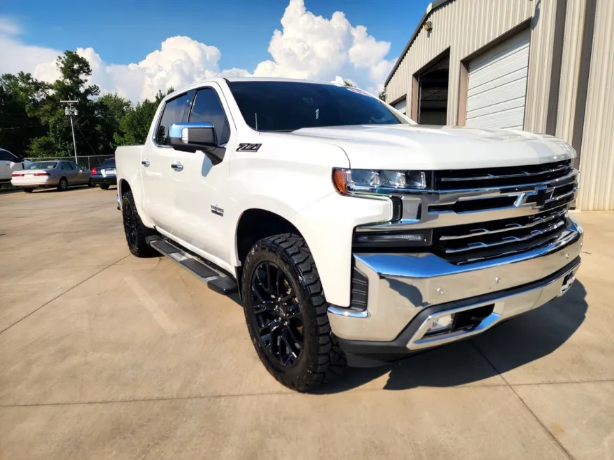 2022 Chevrolet Silverado 1500 LTZ photo 1