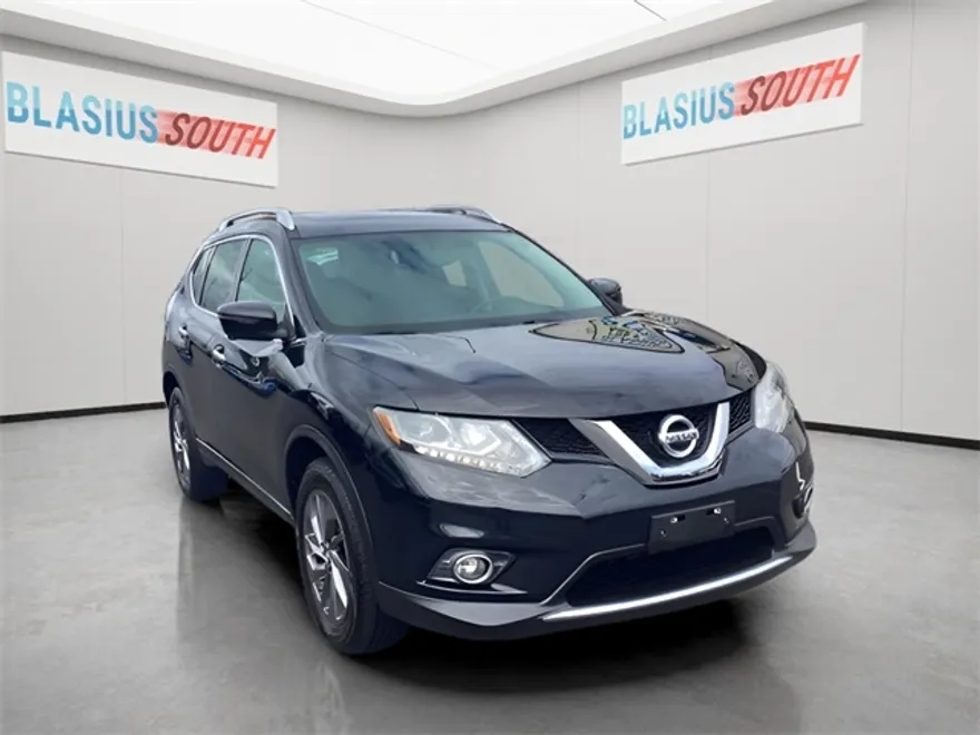 2016 Nissan Rogue SL photo 1