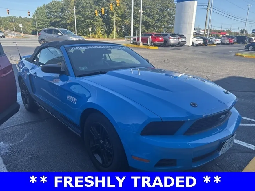 2012 Ford Mustang V6 Convertible photo 1