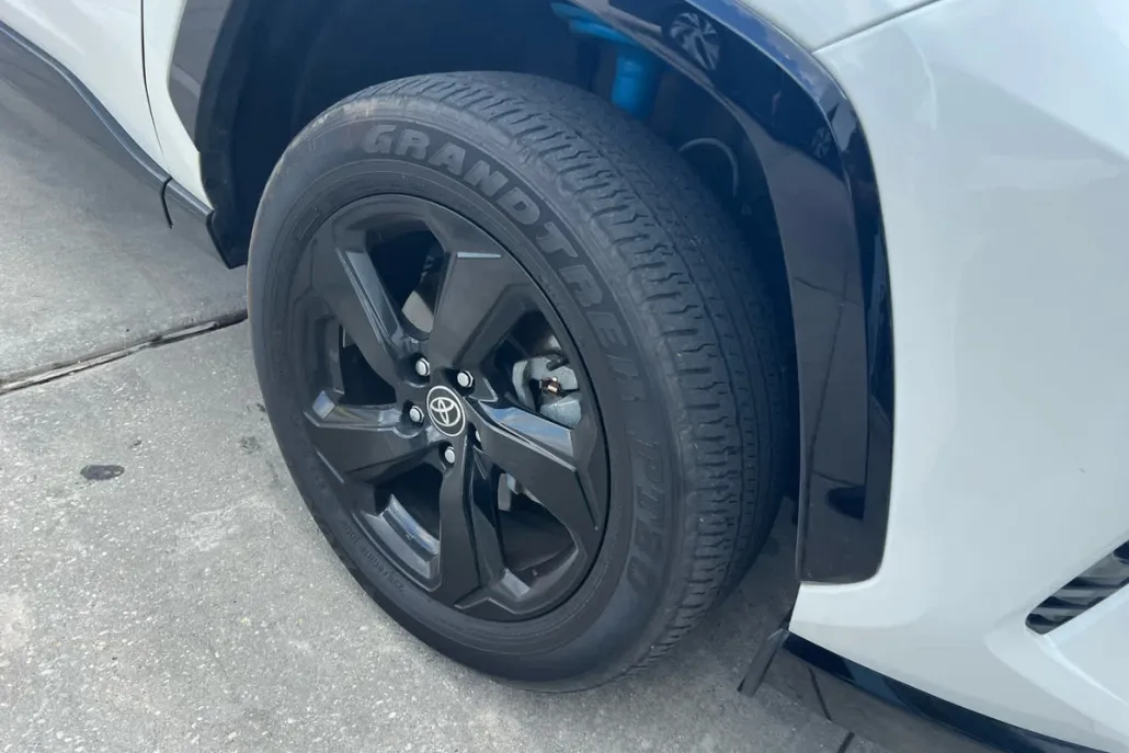 2021 Toyota RAV4 Hybrid XSE photo 1