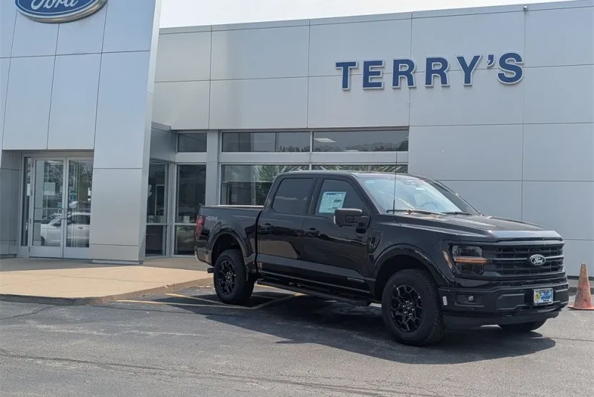 2025 Ford F-150 XLT photo 1