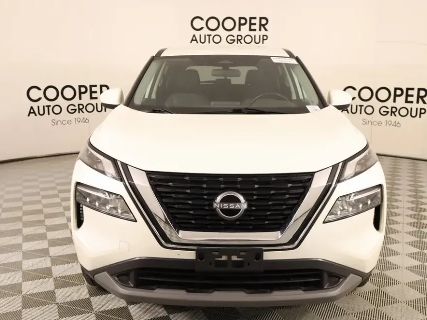 2023 Nissan Rogue SV photo 1