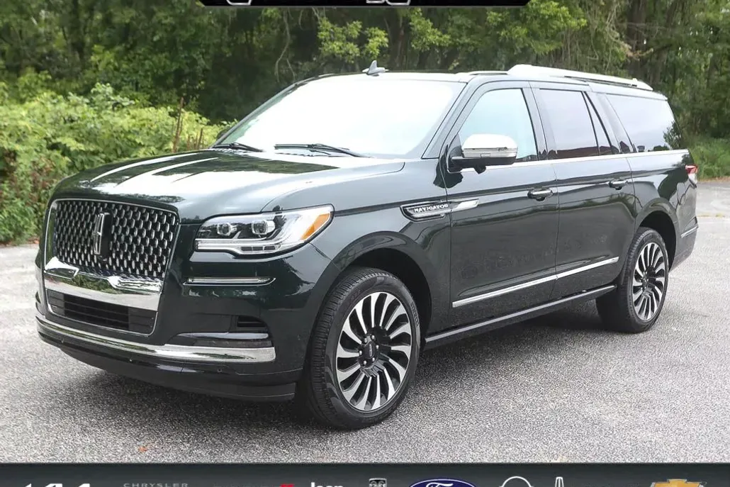 2023 Lincoln Navigator Black Label photo 1
