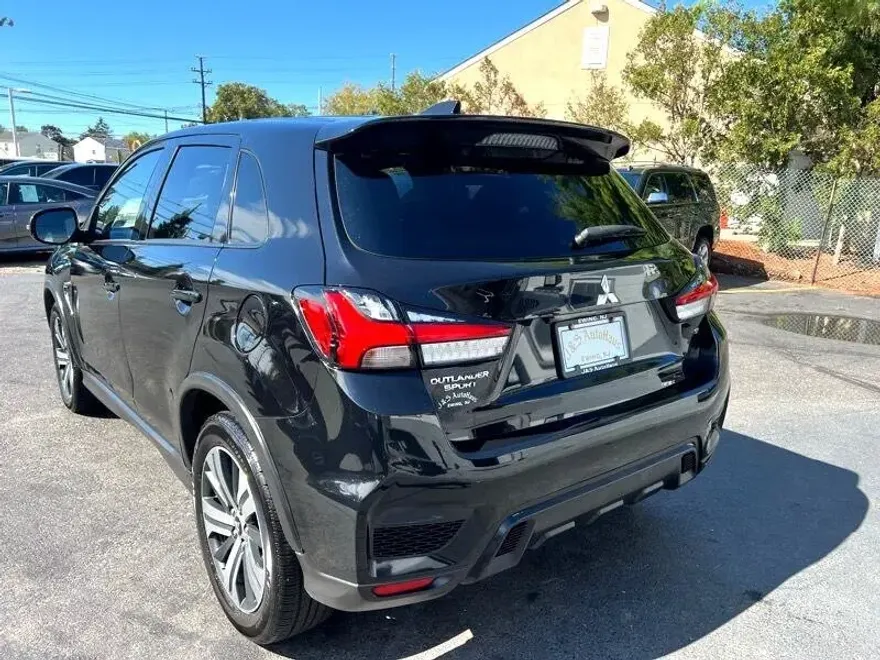 2022 Mitsubishi Outlander Sport SE photo 1