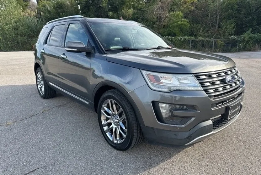 2016 Ford Explorer Limited photo 1