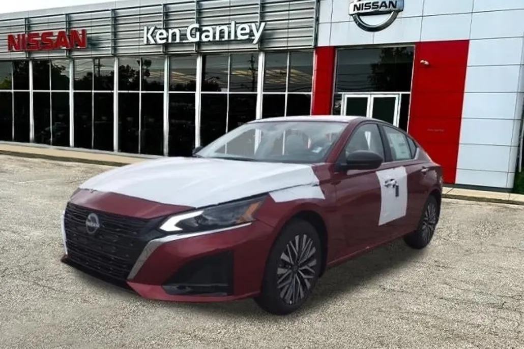 2025 Nissan Altima 2.5 SV photo 1