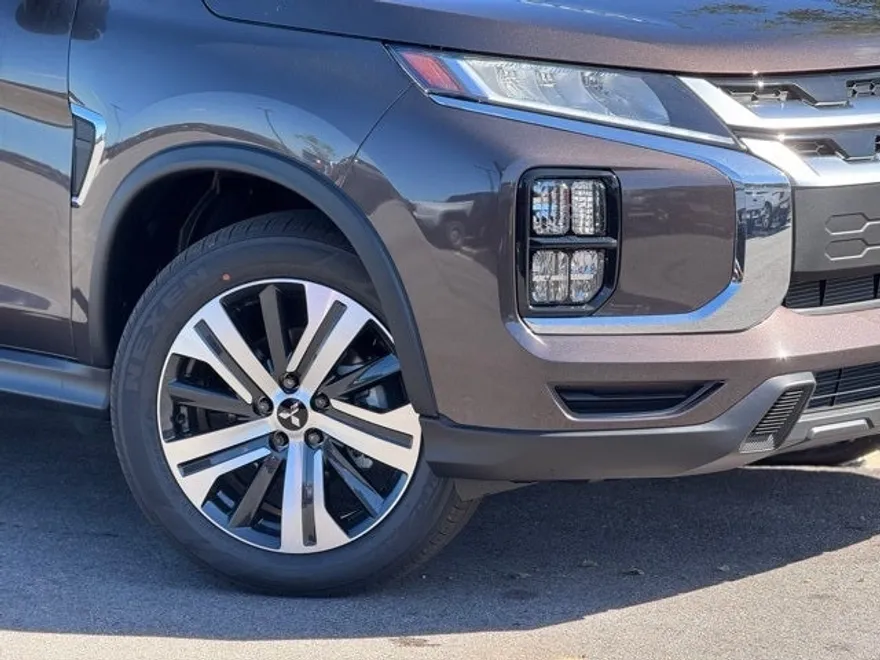 2025 Mitsubishi Outlander Sport ES SE LE photo 1