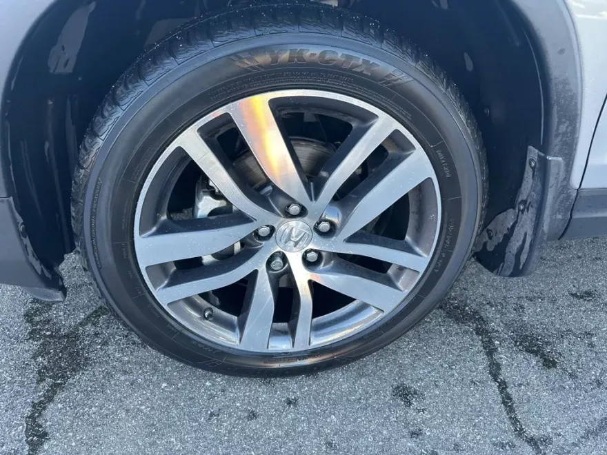 2017 Honda Pilot Touring photo 1