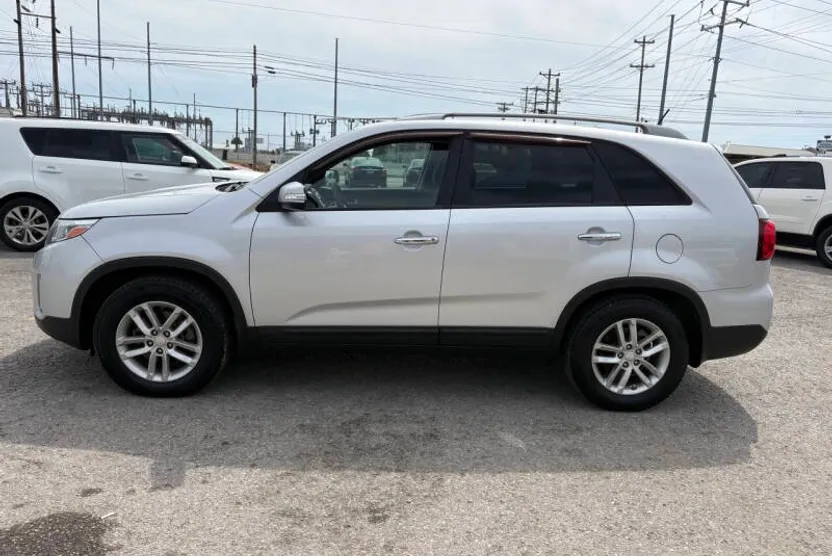 2014 Kia Sorento LX photo 1