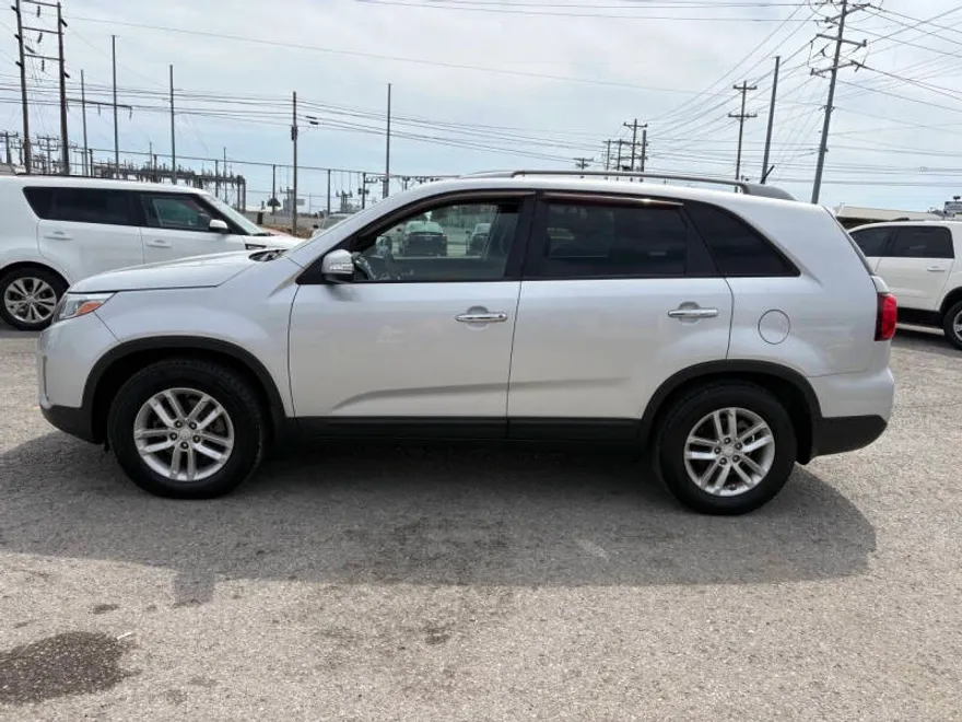 2014 Kia Sorento LX photo 1