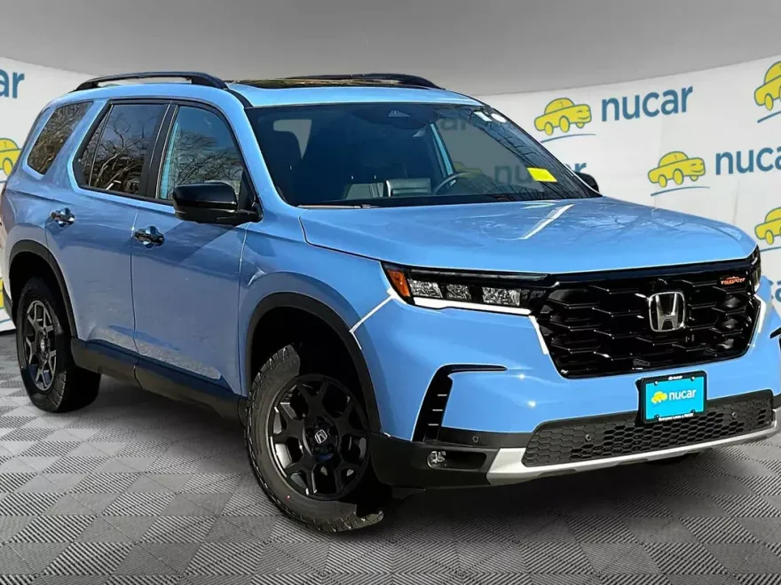 2025 Honda Pilot TrailSport photo 1