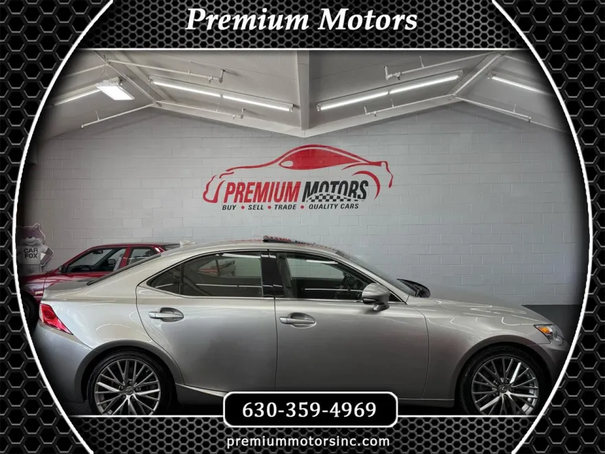 2016 Lexus IS 300 photo 1