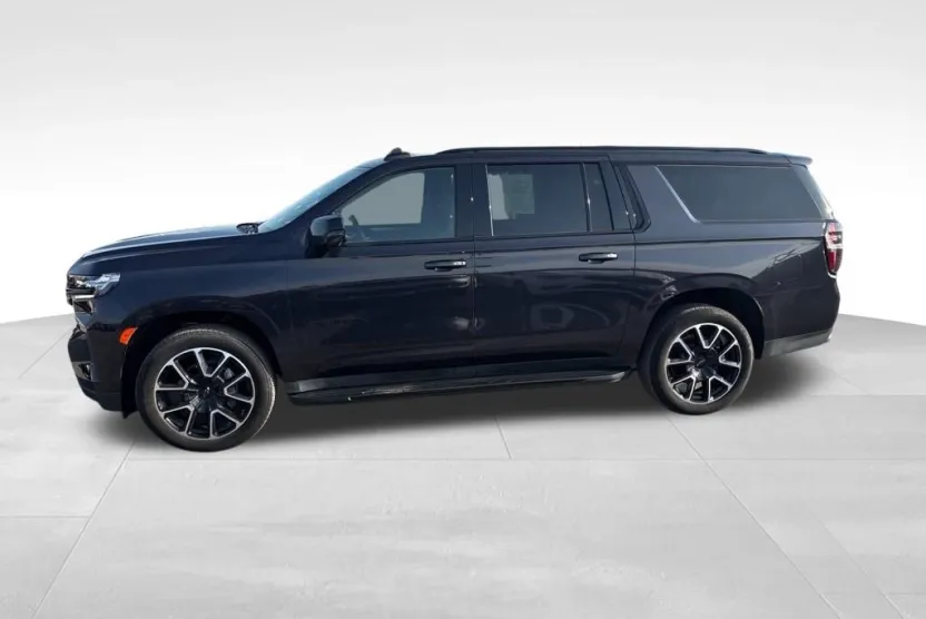 2023 Chevrolet Suburban RST photo 1