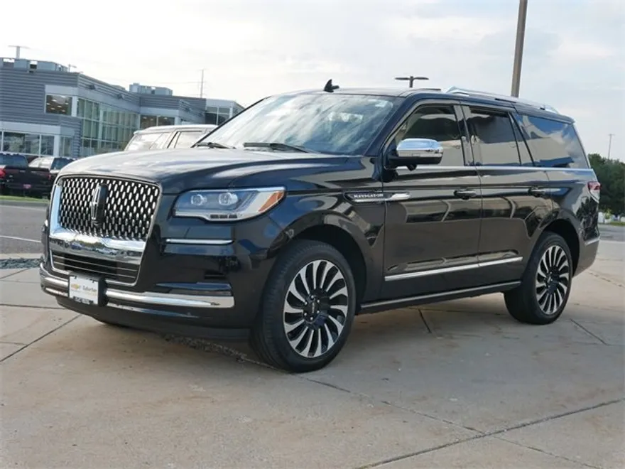 2023 Lincoln Navigator Black Label photo 1