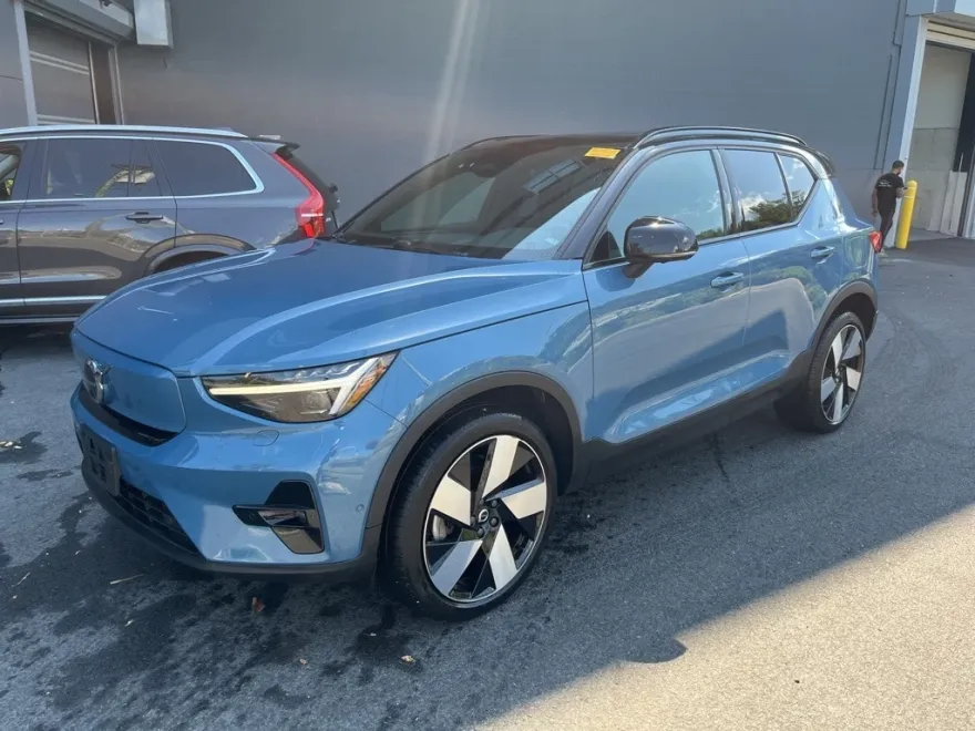 2023 Volvo XC40 Recharge Ultimate photo 1