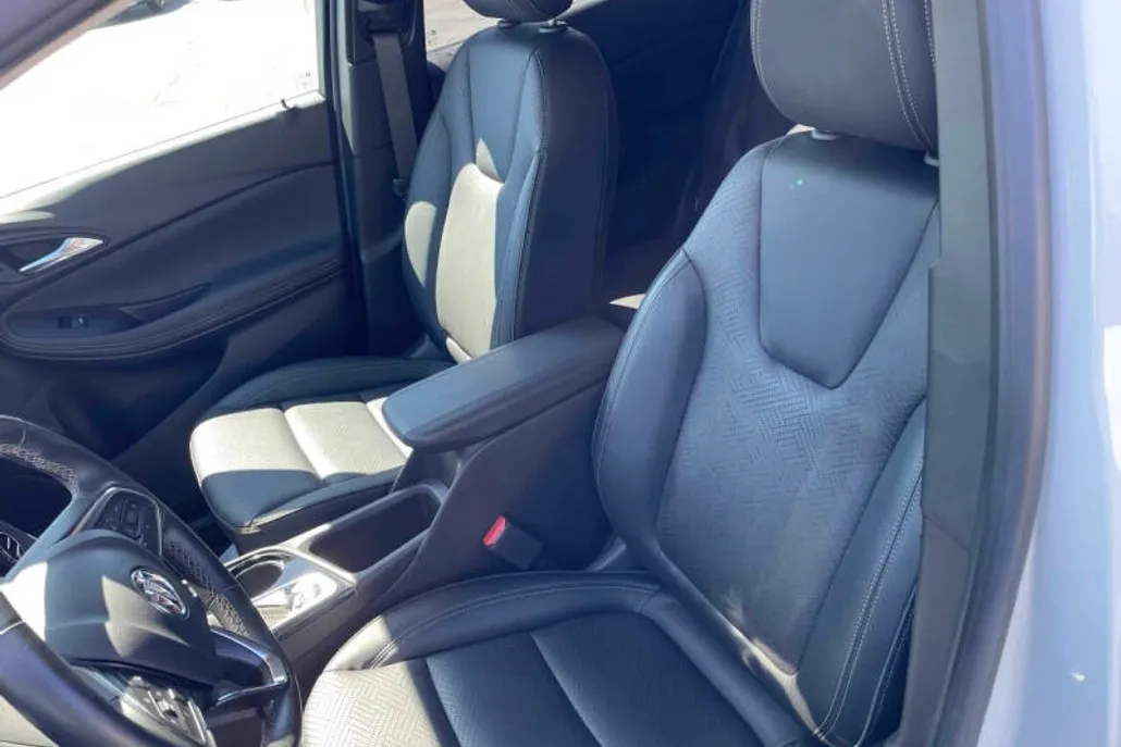 2023 Buick Encore GX Essence photo 1