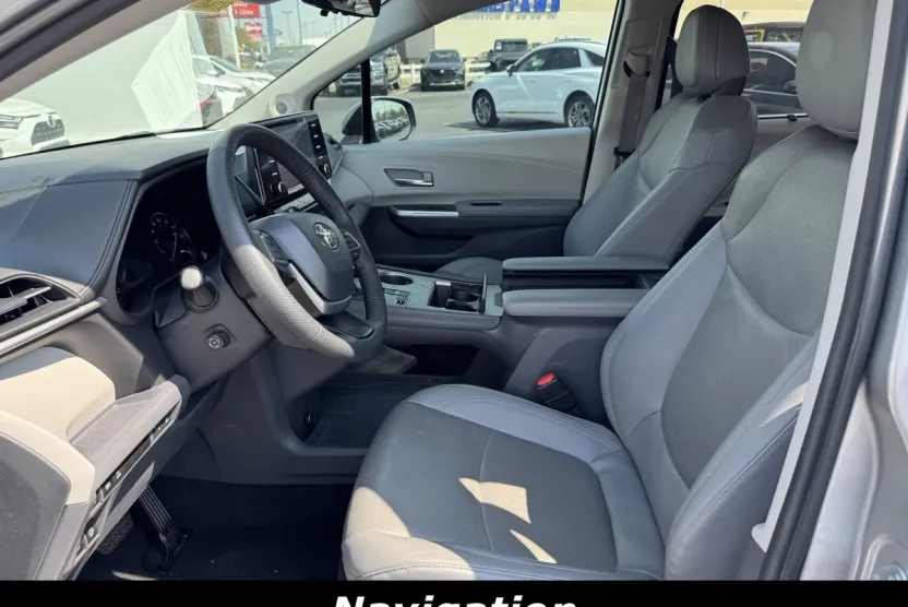 2024 Toyota Sienna Limited photo 1