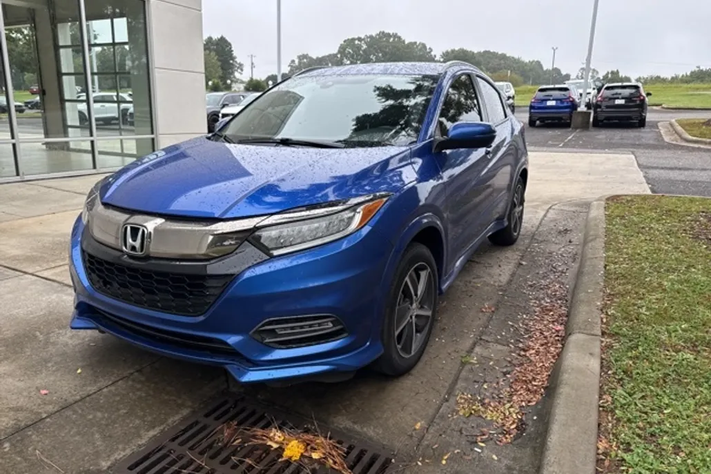 2020 Honda HR-V Touring photo 1