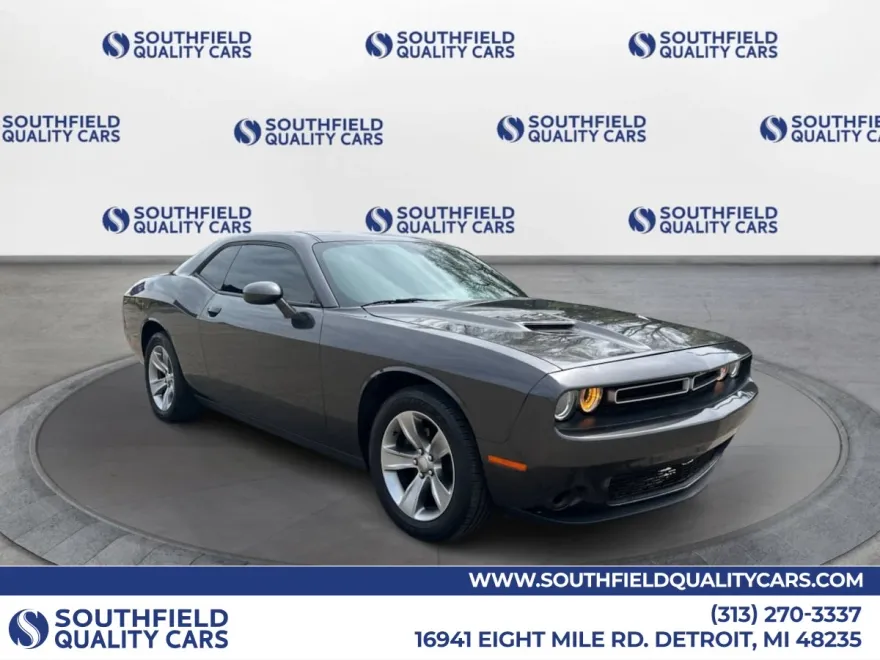2019 Dodge Challenger SXT photo 1