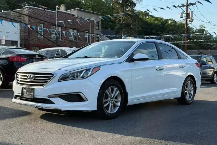 2017 Hyundai Sonata SE Eco photo 1