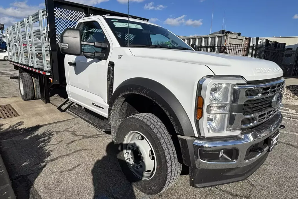 2024 Ford F-600 photo 1
