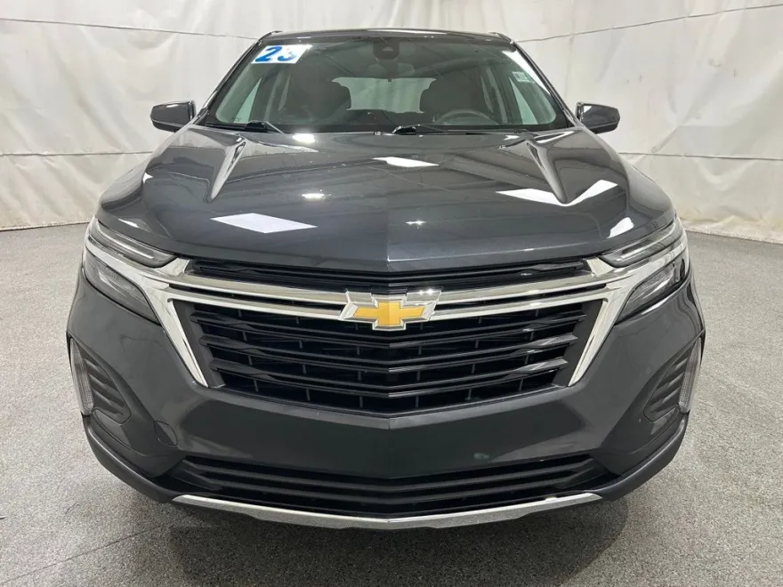 2023 Chevrolet Equinox LT photo 1