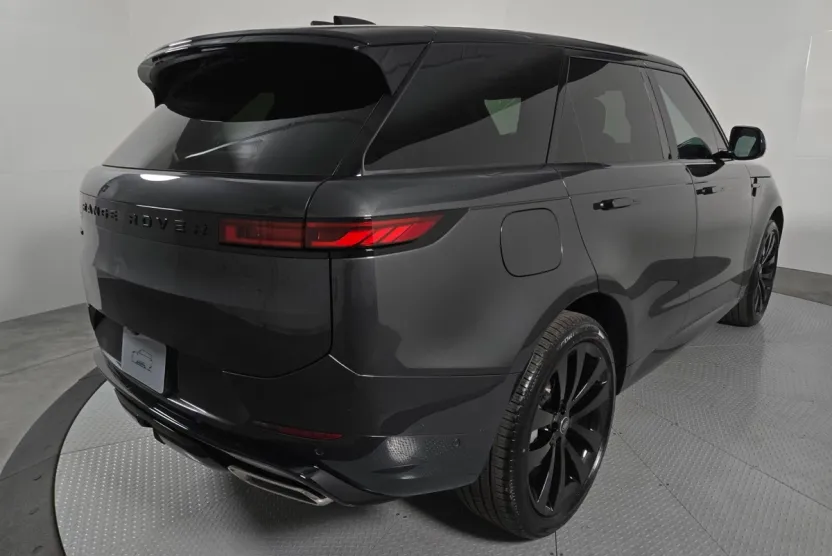 2025 Land Rover Range Rover Sport SE photo 1