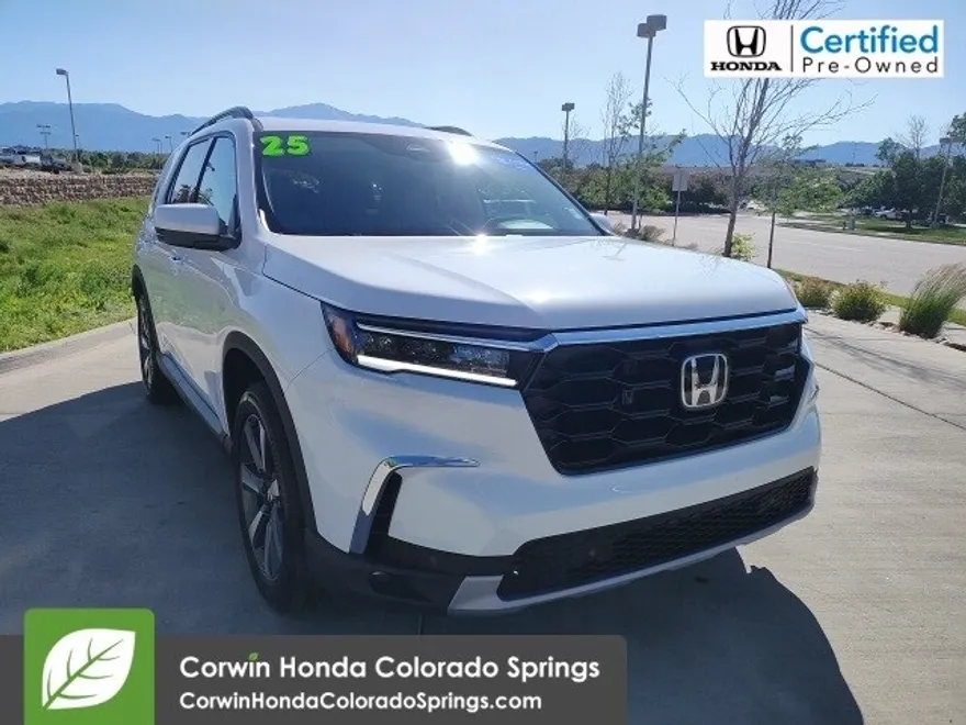2025 Honda Pilot Touring photo 1