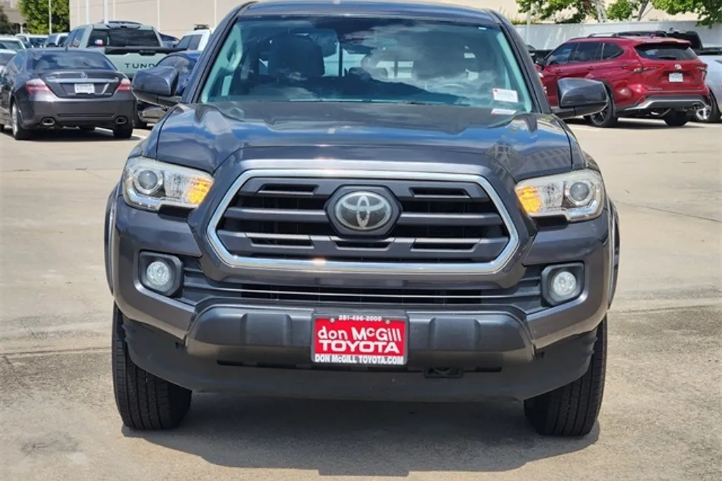 2018 Toyota Tacoma SR5 photo 1