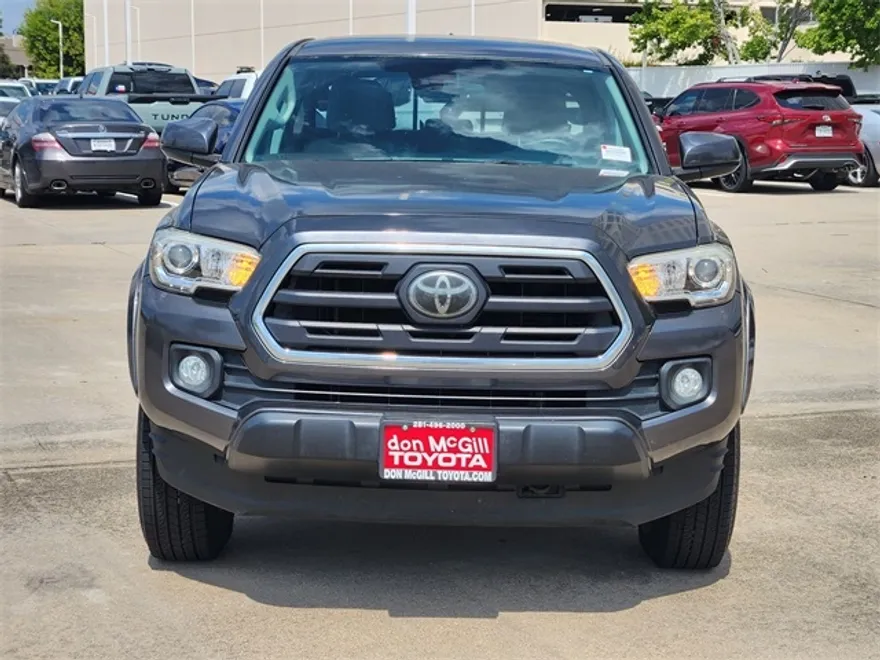 2018 Toyota Tacoma SR5 photo 1