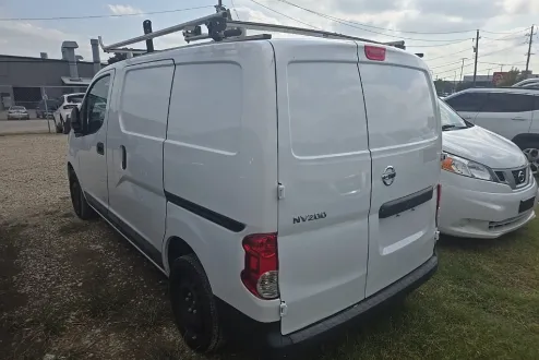 2019 Nissan NV200 S photo 2
