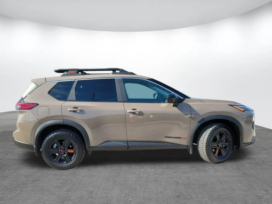 2025 Nissan Rogue photo 1