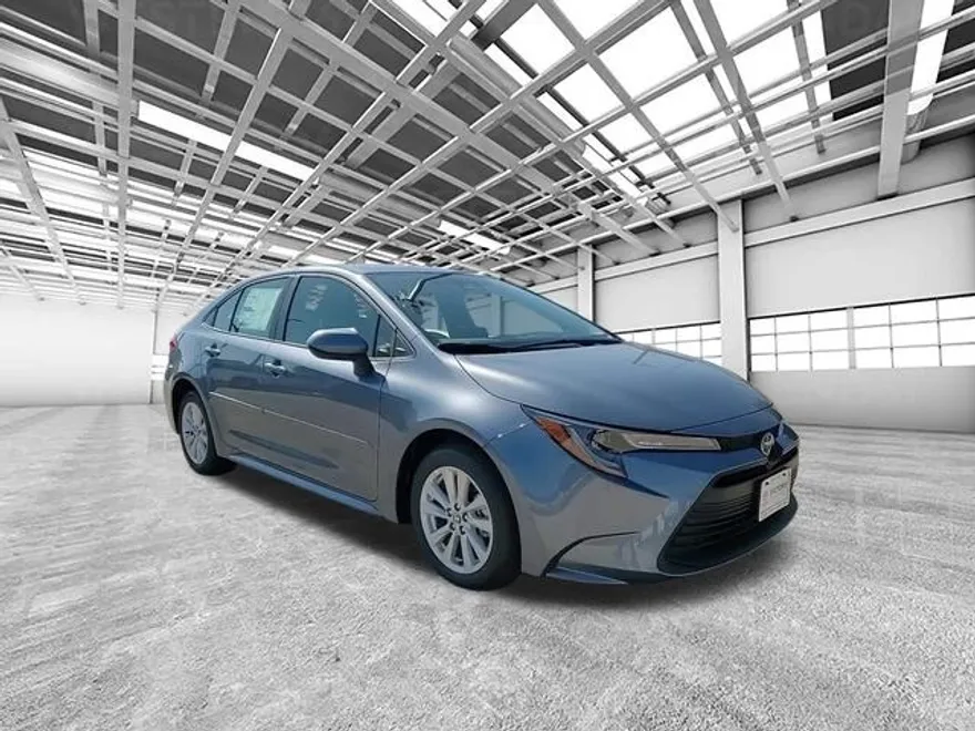 2026 Toyota Corolla LE photo 1