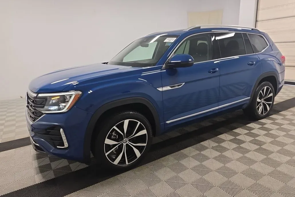 2025 Volkswagen Atlas SEL Premium R-Line photo 1