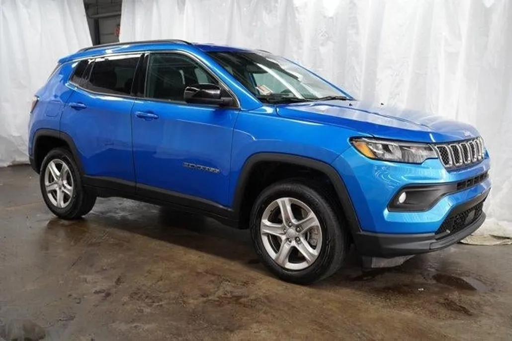 2024 Jeep Compass Latitude photo 1