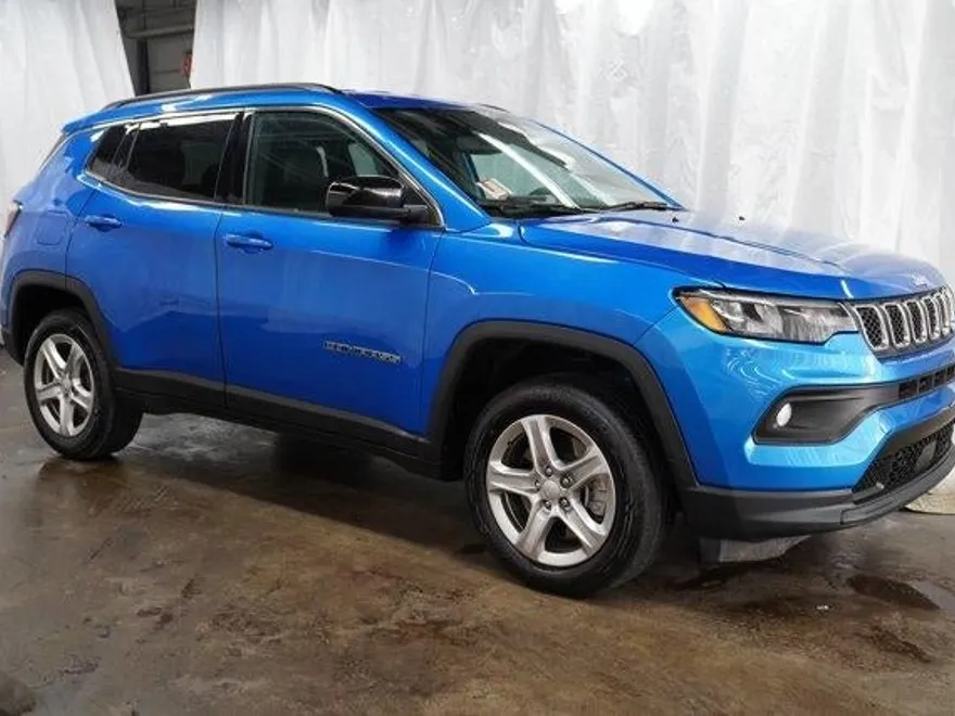 2024 Jeep Compass Latitude photo 1