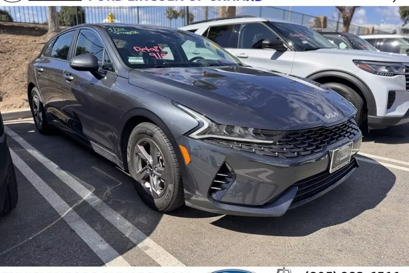 2022 Kia K5 LXS photo 1
